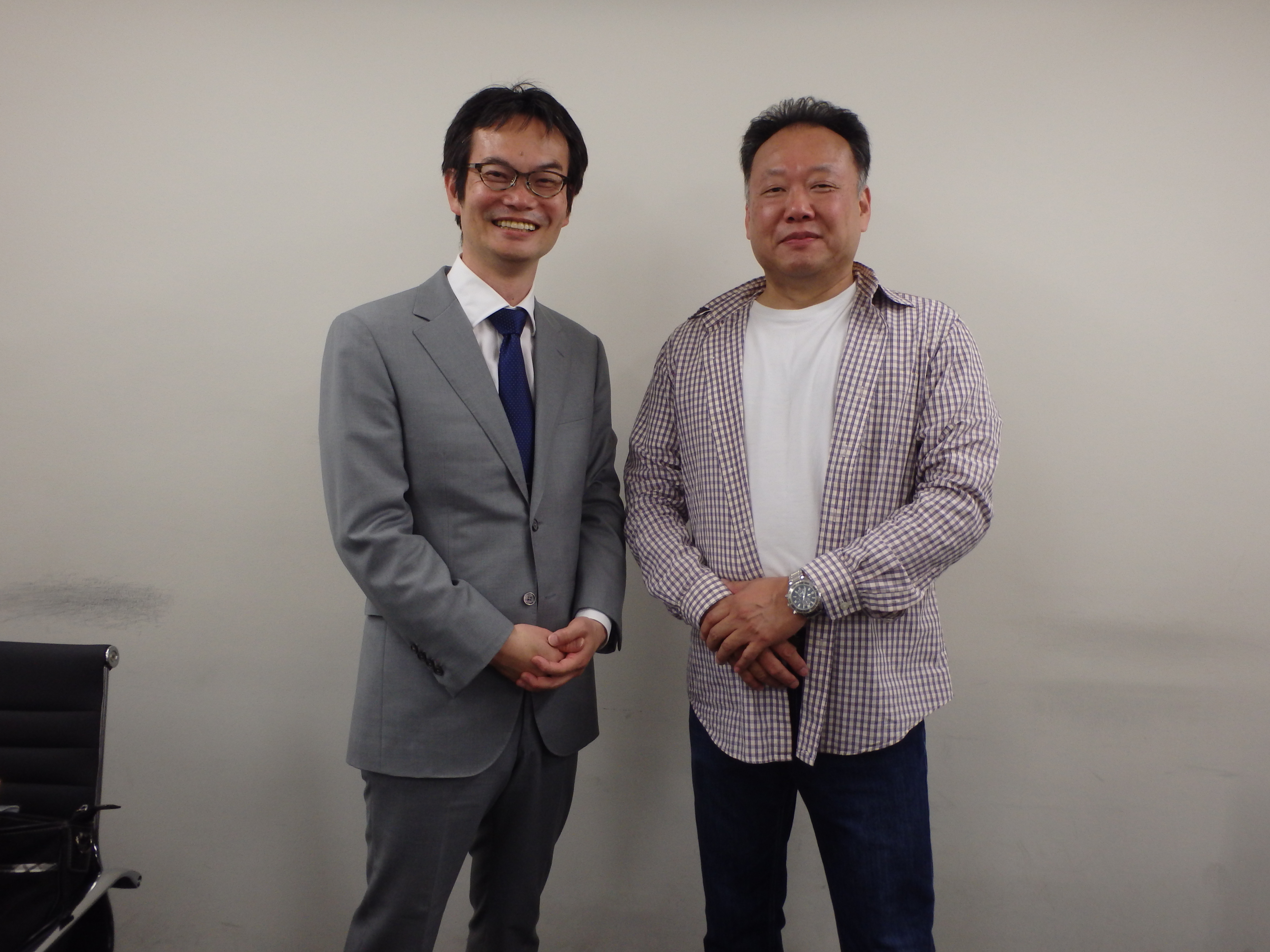 タックス・プラン税理士法人 代表 榎嶋隆司と龍村 仁 様(大阪市中央区)の面談風景